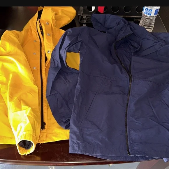 Boy’s jacket size 10-12 - Picture 2 of 3